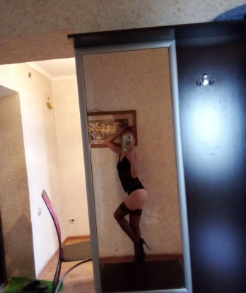 Моя нежная кожа и стройное тело сведут тебя с ума. В моих руках ты познаешь истинное блаженство и наслаждение. Будь уверен, я знаю все самые интимные ходы. Мои услуги разнообразны и подстраиваются под твои требования и желания. Я готова выполнить все твои сокровенные фантазии. Не стесняйся, расскажи мне, что хочешь, и я сделаю все возможное, чтобы ты остался доволен. Отзывы моих клиентов говорят сами за себя - им нравится мое общение и нежность. Фото, которые ты найдешь у меня, – это всего лишь подтверждение моей красоты, а встреча с ней станет настоящим приключением. Жду тебя в Москве, чтобы разделить с тобой мгновения страсти и наслаждения. 🌹😘💋 4004, 29 лет